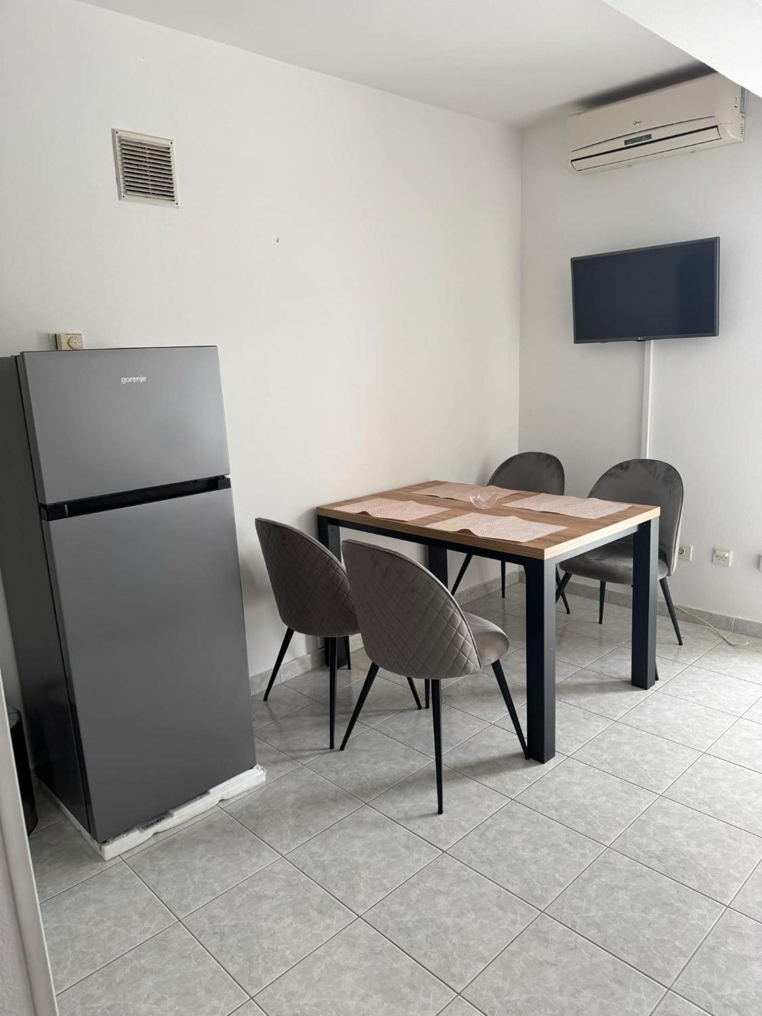 Apartments Birimac พูลา ภายนอก รูปภาพ